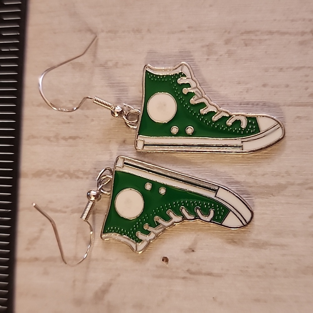 GREEN Converse Style Silver Tone Earrings 925S Sterling Post ER